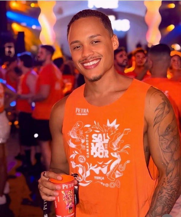 Racismo: Justiça condena réu a pagar R$ 70,6 mil a influenciador baiano por Redes sociais