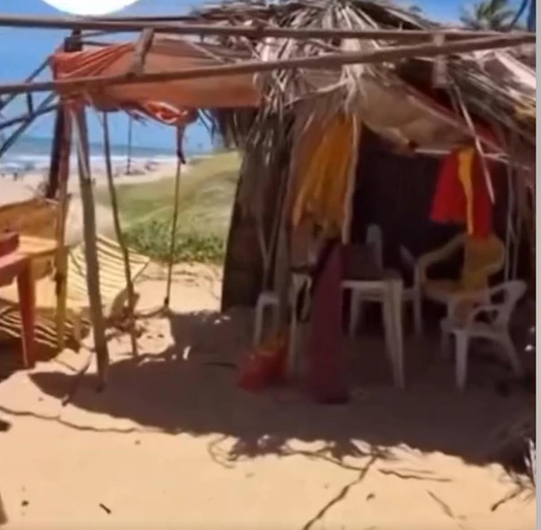 Base de Salva-vidas em Praia de Santo Antônio - Mata de São João  por Lenon Board