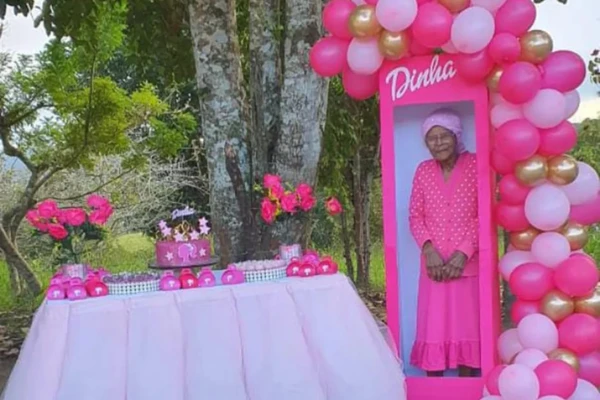 Vovó Barbie em aniversário temático no ano de 2023
