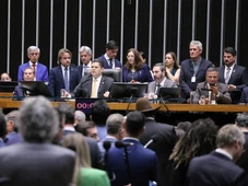 Imagem - Câmara derruba veto de Lula sobre dosimetria e abre caminho para reduzir pena de Bolsonaro