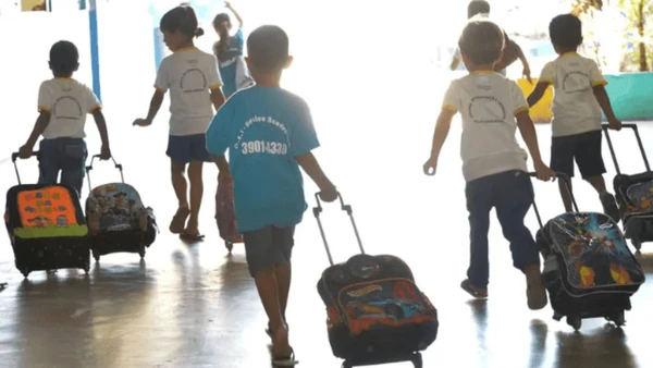 876 cidades do Brasil deixam crianças sem escola e mães sem emprego por Elza Fiúza/Agência Brasil