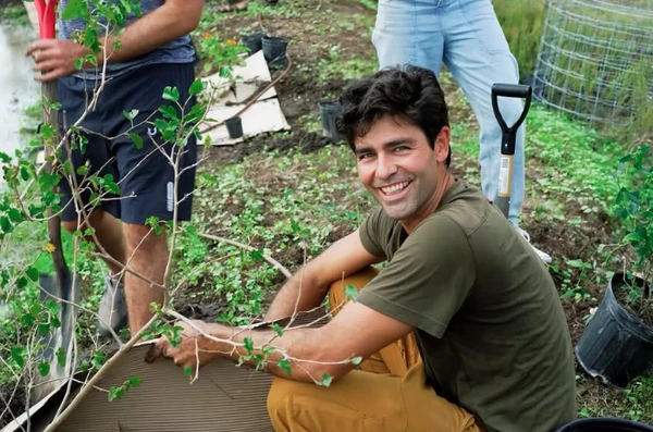 Ator Adrian Grenier por Reprodução | Instagram
