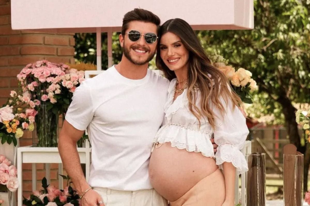 Klebber Todelo e Camila Queiroz por Reprodução | Redes Sociais