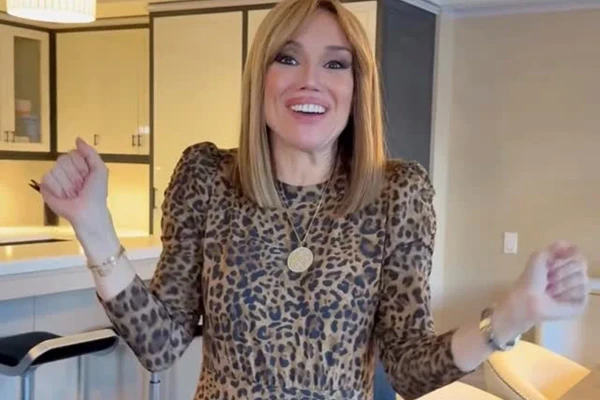 A apresentadora Sara Gore por Reprodução/Redes Sociais 