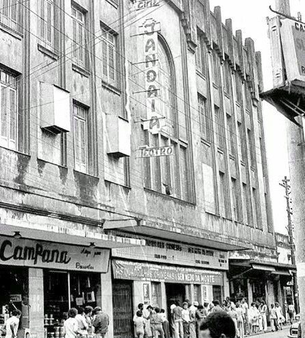 Abandonado há mais de 30 anos, Cine Jandaia vira símbolo da decadência do Centro de Salvador por Divulgação