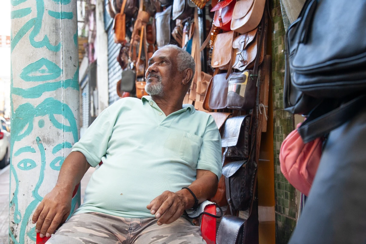 Abandonado há mais de 30 anos, Cine Jandaia vira símbolo da decadência do Centro de Salvador por Sora Maia