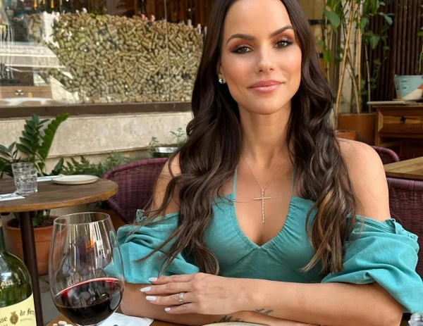 Carol Dias por Reprodução