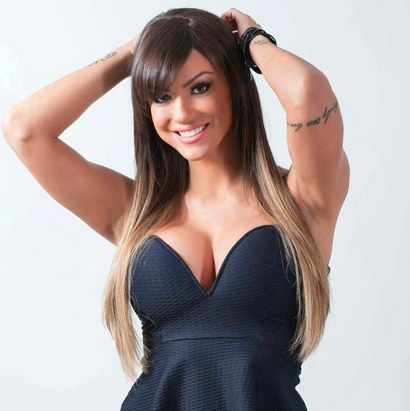 Carol Dias por Reprodução