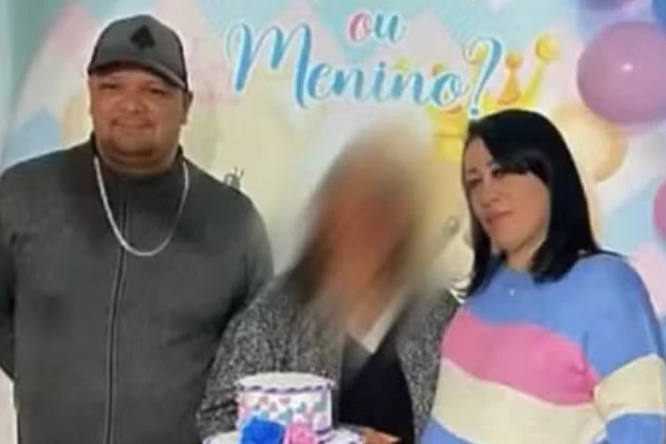Crime foi flagrado por câmeras de segurança por Reprodução