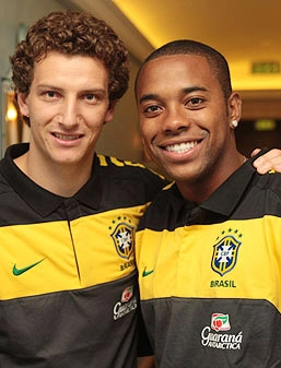 Elano e Robinho por Divulgação