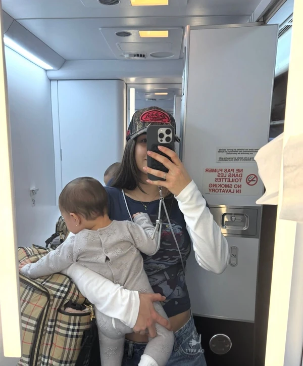 Giovanna Buscacio e filha, Teresa por Reprodução/Instagram