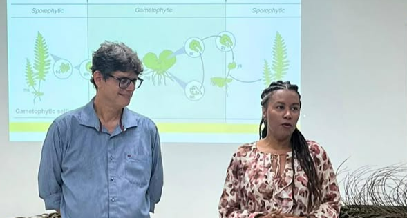 Penildon Silva Filho e a professora Bárbara Coelho, candidata a vice por Divulgação