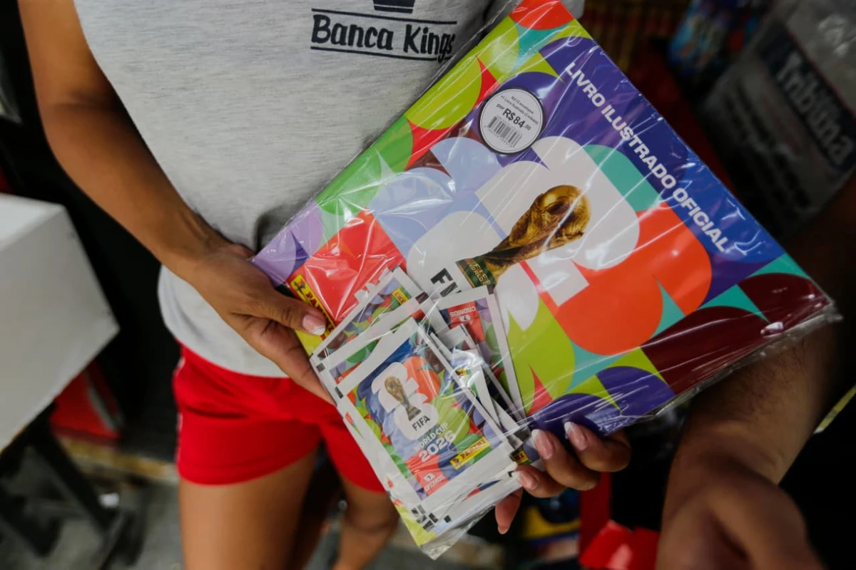 Primeiro dia do álbum da Copa do Mundo em Salvador por Arisson Marinho/CORREIO