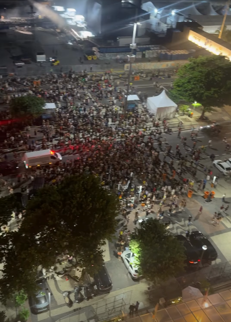 Público se aglomera para show de Shakira por Reprodução | Instagram