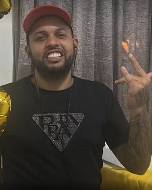 Baleado, ele chegou a ser socorrido por Reprodução