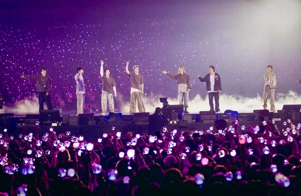 BTS - Arirang Tour por Reprodução