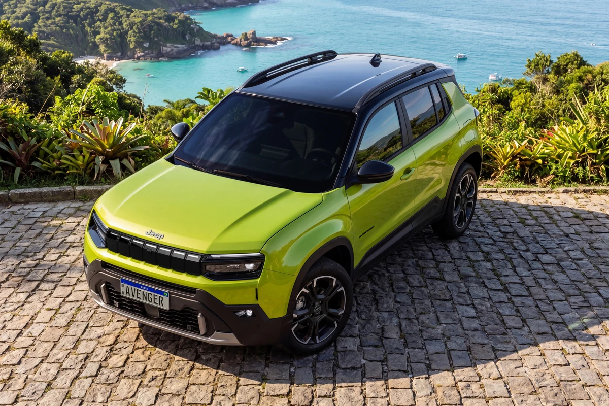 Após ser flagrado, a Jeep divulgou imagens oficiais do Avenger feito no país
