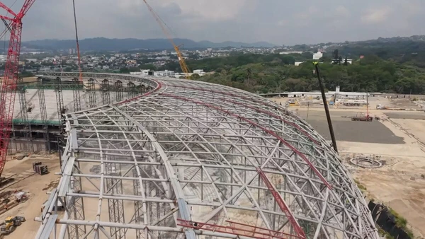 Veja imagens das obras e do projeto do megaestádio construído em El Salvador por Divulgação