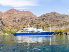 Imagem - Navio de cruzeiro atingido por hantavírus retira passageiros doentes