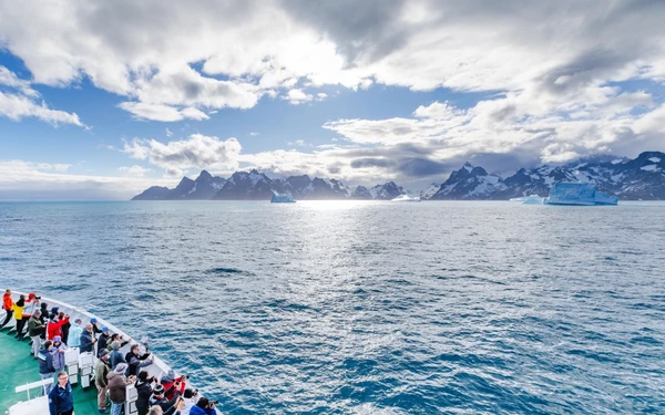 As expedições atraem viajantes independentes de todo o mundo, caracterizados por um forte interesse em explorar regiões remotas por Divulgação/Oceanwide Expeditions