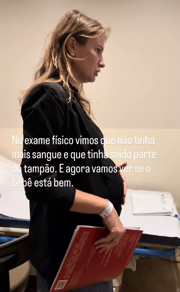 Esposa de Julio Rocha foi até o hospital para ver se o bebê estava bem por Reprodução/Instagram