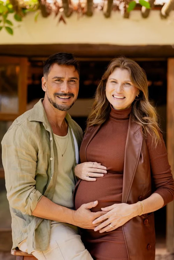 Julio Rocha e esposa por Reprodução/Instagram
