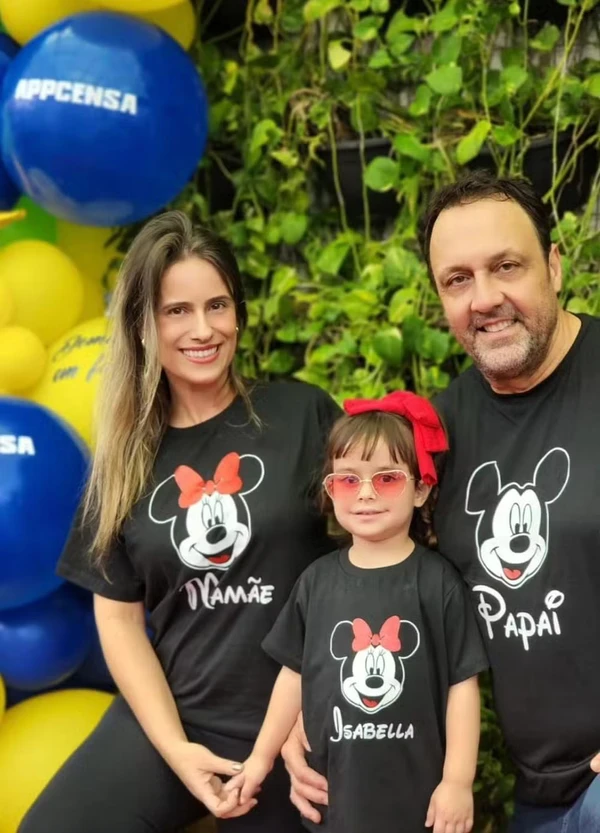 Pampa com a esposa, Paula, e a filha, Maria Isabella  por Arquivo pessoal