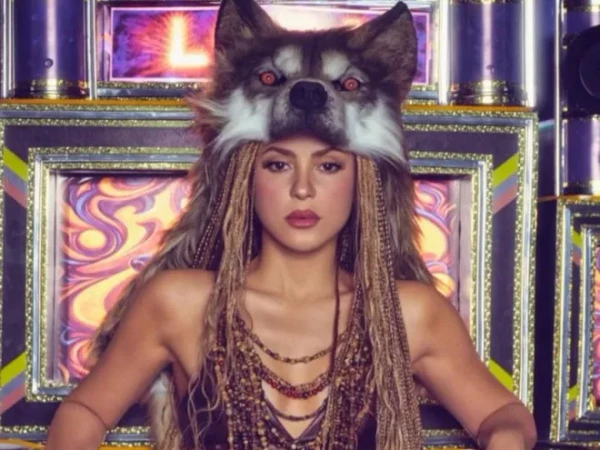 Se você está acompanhando tudo sobre o show gratuito de Shakira no Rio, com certeza ouviu o termo 'Loba' para todos os lados. Mas a verdade é que essa loba de agora é bem diferente daquela que conhecemos em 2009 por Reprodução/Instagram