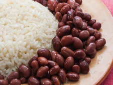 Imagem - 'Ração do governo'? Entenda por que arroz com feijão virou alvo - e o que diz a ciência