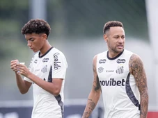 Imagem - De "padrinho" a agressor: Robinho Jr. notifica Santos após tapa violento de Neymar