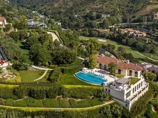 Imagem - Com 39 quartos, 3 piscinas e 3,2 hectares, mansão mais cara dos EUA vai à venda por R$ 2 bilhões