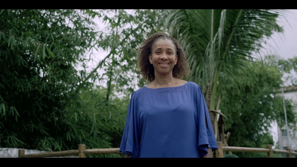 A costureira Márcia de Jesus é uma das personagens do filme