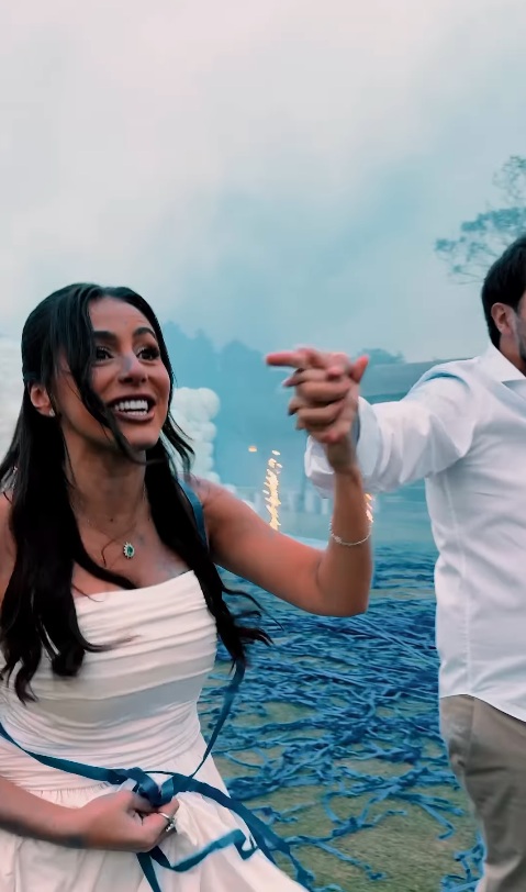 Bianca Biancardi faz chá revelação no próprio casamento por Reprodução/Instagram