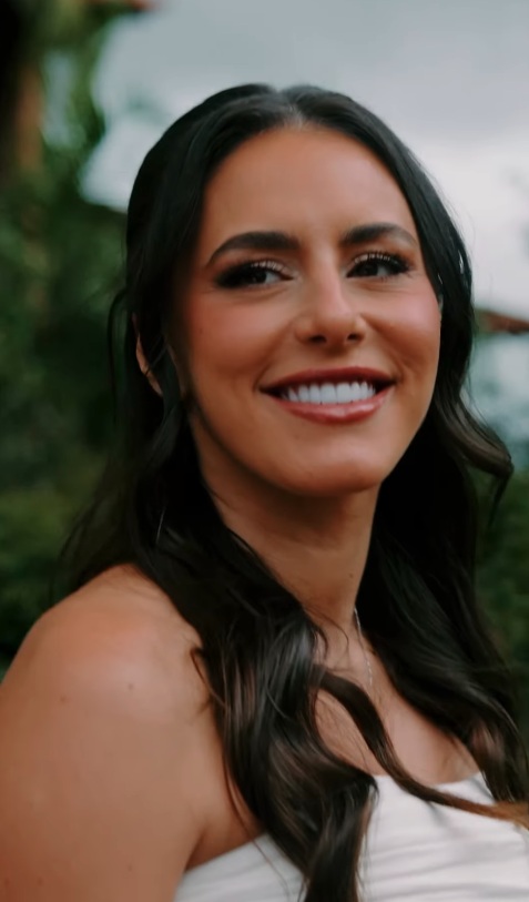 Bianca Biancardi faz chá revelação no próprio casamento por Reprodução/Instagram