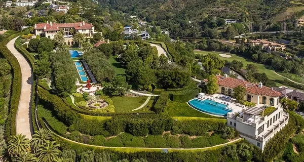 Mansão fica em Bel Air, na Califórnia