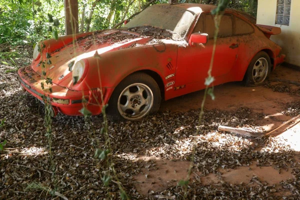 Mansão fica em condomínio localizado em uma área de luxo do Park Way, no DF por Luis Nova/Metrópoles