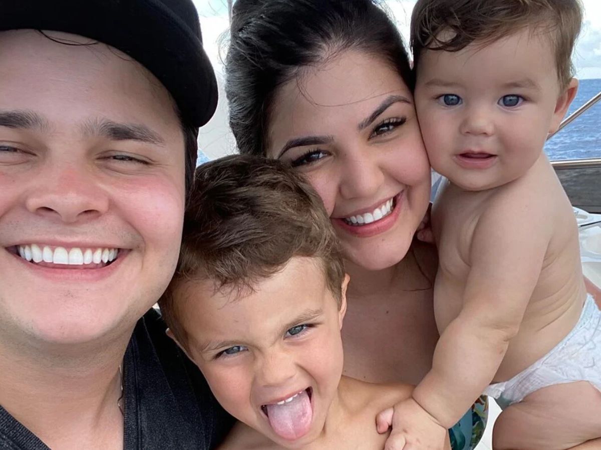 Matheus Aleixo, Paula e filhos por Reprodução