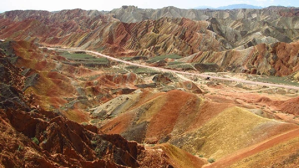 O geoparque fica em Gansu, no noroeste da China, e integra uma região associada à antiga Rota da Seda por YubYub41 / Wikimedia Commons