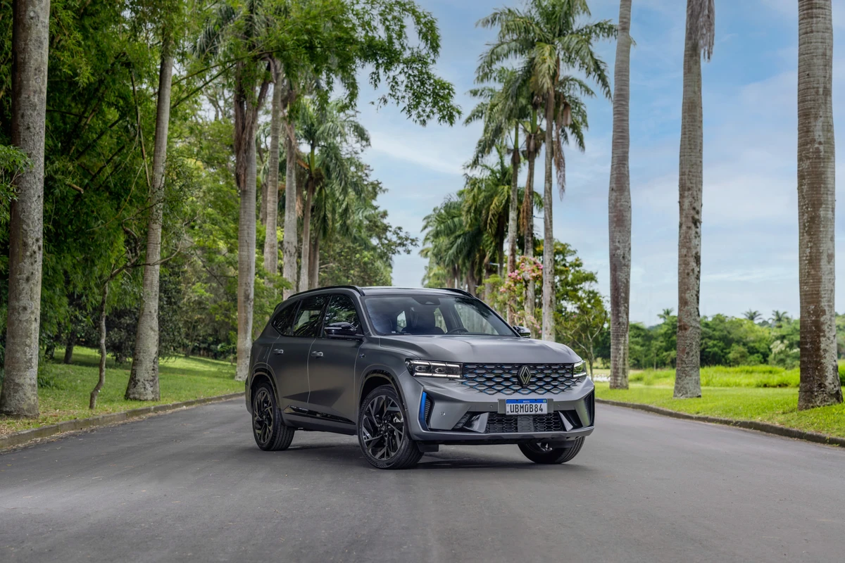 Produzido na Coreia do Sul, o Koleos é o primeiro Renault híbrido oferecido no Brasil