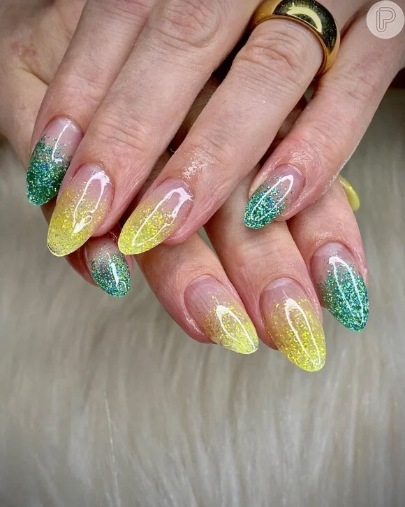 Sugestões de unhas para a Copa do Mundo por Reprodução/Instagram