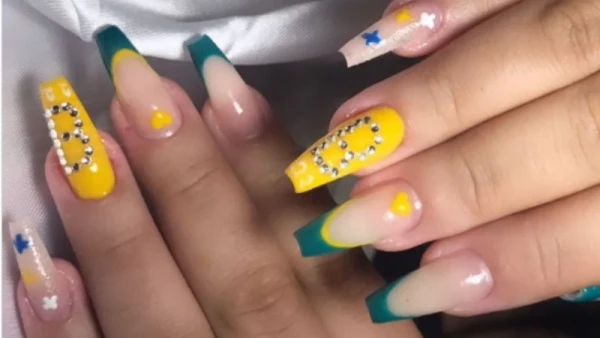 Sugestões de unhas para a Copa do Mundo por Reprodução/Instagram