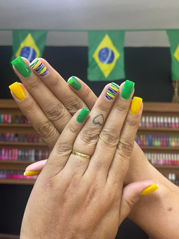 Sugestões de unhas para a Copa do Mundo por Reprodução/Instagram