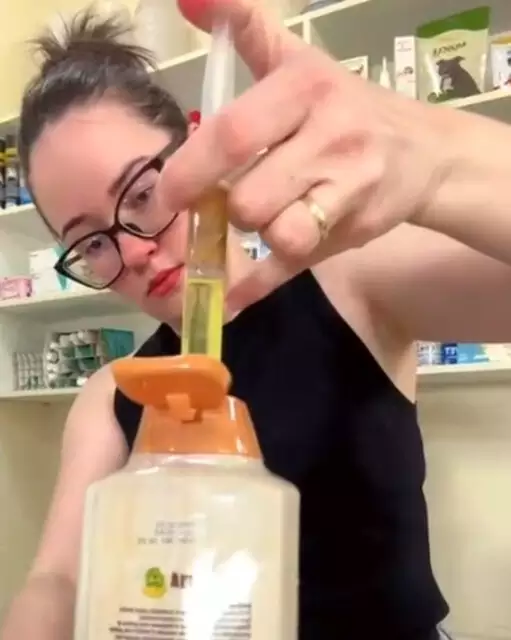 Influencer é presa suspeita de vender shampoo de cavalo para uso humano nas redes sociais por Reprodução