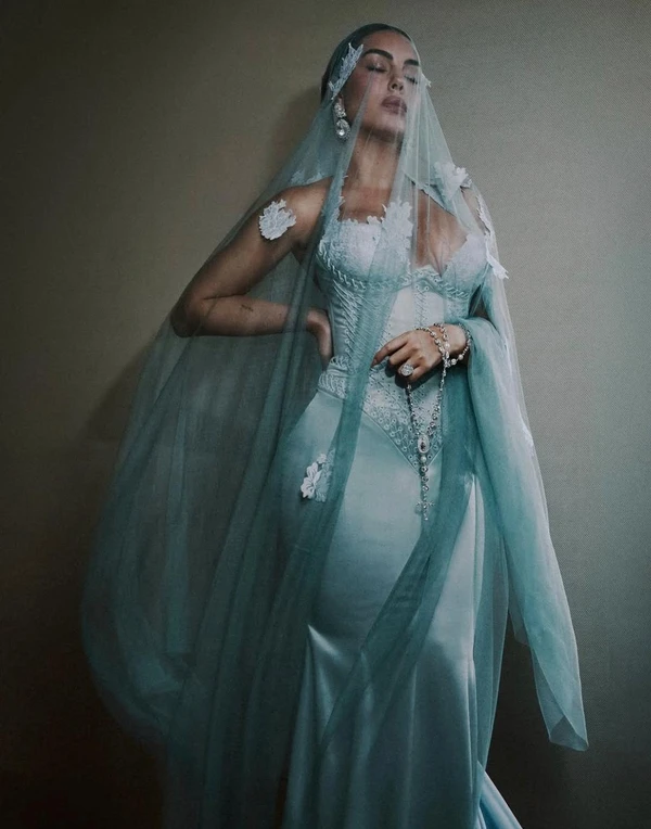 Look de Georgina Rodríguez no Met Gala 2026 por Reprodução/Redes Sociais 