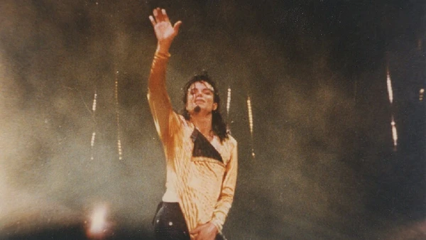 Michael Jackson costuma ser citado na lenda porque Thriller passou de 67 milhões de cópias no mundo, segundo o Guinness por Daniele Dalledonne / Wikimedia Commons