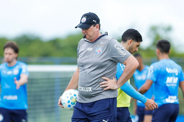 Rogério Ceni comandando treino do Bahia 