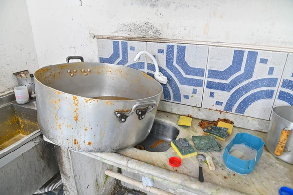 Cozinha industrial que atende universidade foi interditada por Divulgação