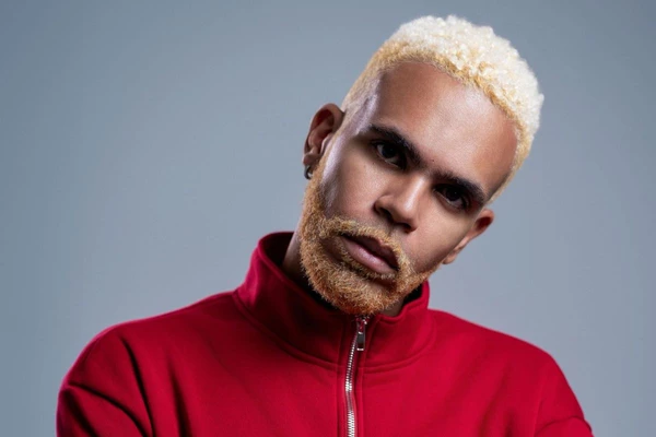 Hiran sofreu ataques preconceituosos após lançamento de álbum