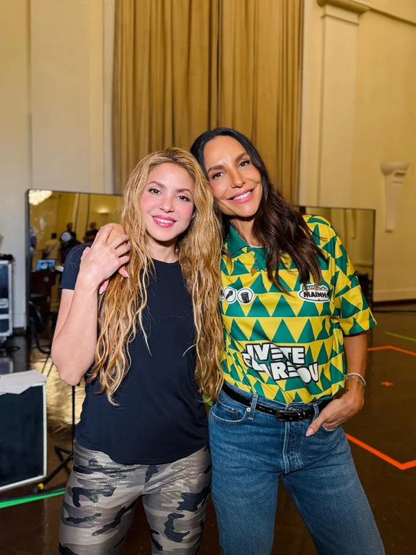 how histórico de Shakira reuniu cerca de 2 milhões de pessoas em Copacabana, no Rio de Janeiro por Reprodução