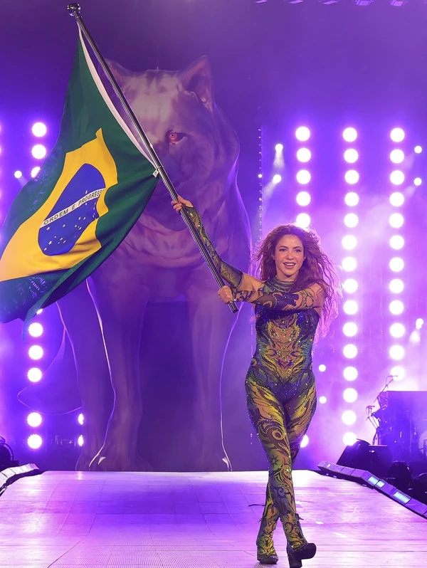 how histórico de Shakira reuniu cerca de 2 milhões de pessoas em Copacabana, no Rio de Janeiro por Reprodução